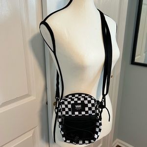 Vans adjustable crossbody bag in excellent used condition
